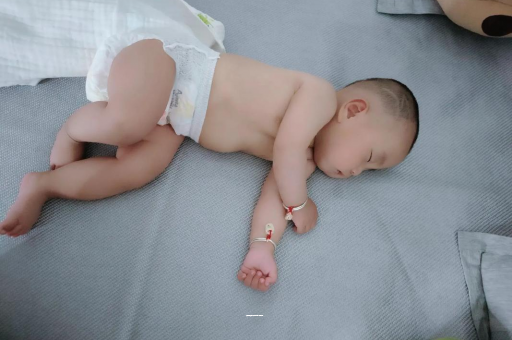 东明4个月宝宝特点